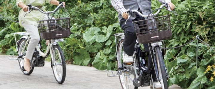 自転車運転画像